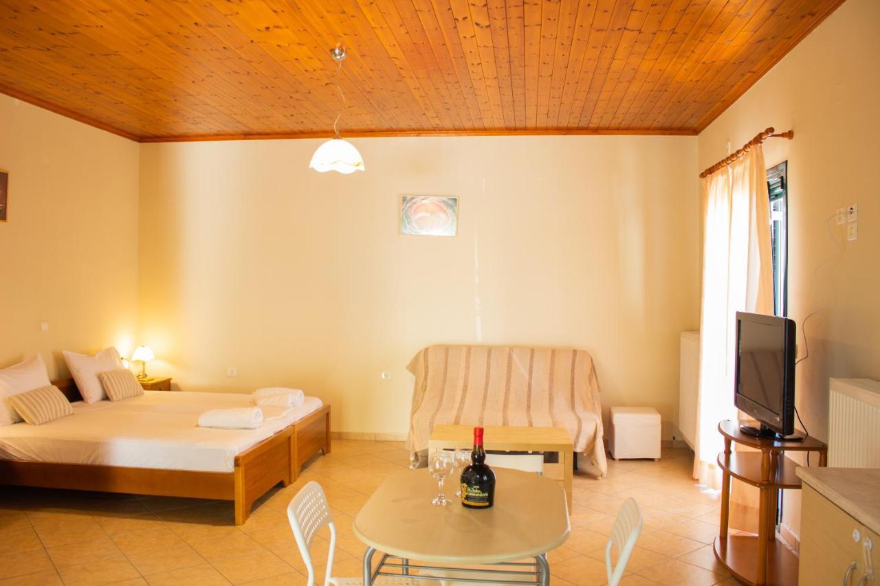 Nanos Studios Parga Buitenkant foto